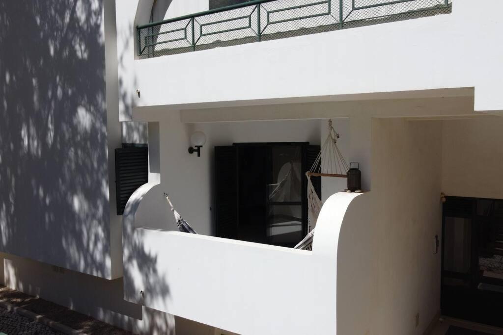 Charming Beachside Apartment- The Perfect Getaway! Albufeira Zewnętrze zdjęcie