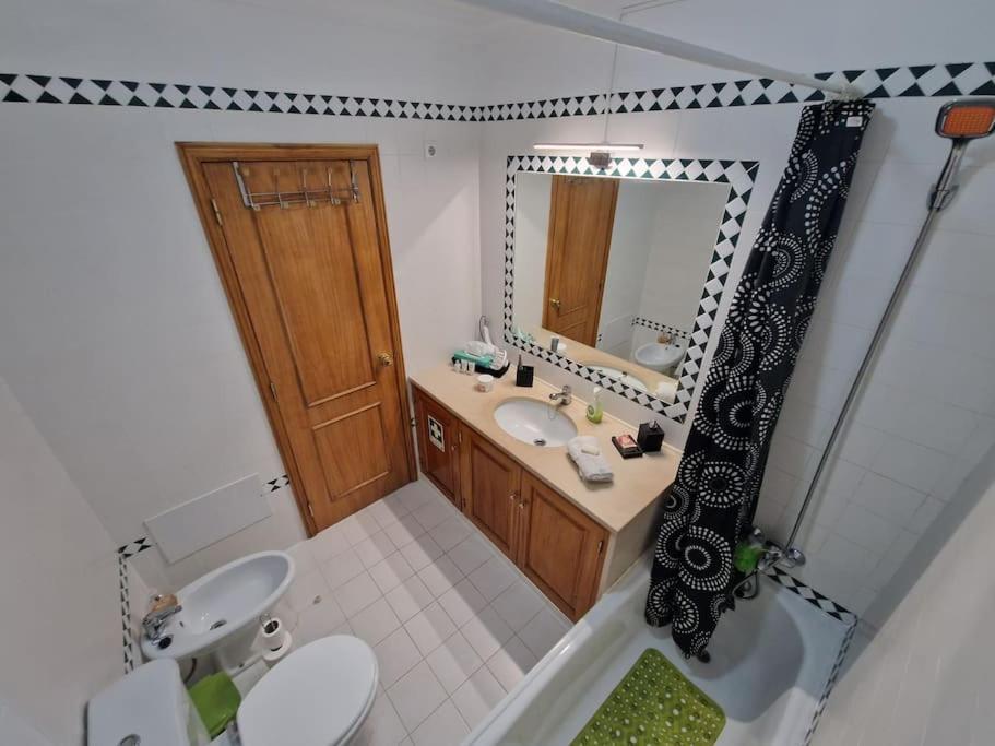 Charming Beachside Apartment- The Perfect Getaway! Albufeira Zewnętrze zdjęcie
