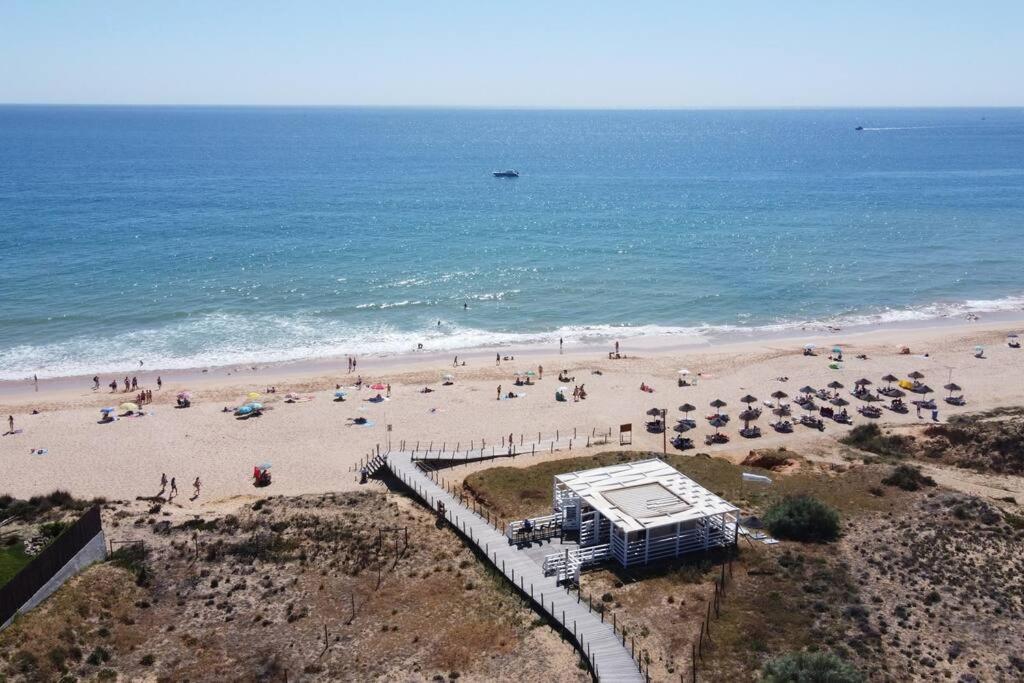Charming Beachside Apartment- The Perfect Getaway! Albufeira Zewnętrze zdjęcie