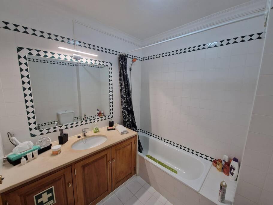 Charming Beachside Apartment- The Perfect Getaway! Albufeira Zewnętrze zdjęcie
