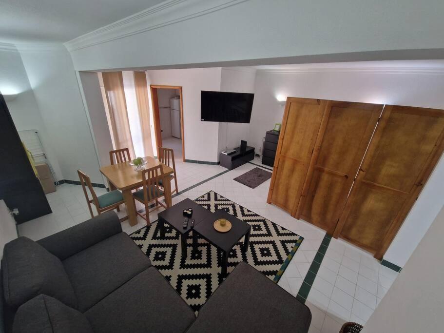 Charming Beachside Apartment- The Perfect Getaway! Albufeira Zewnętrze zdjęcie